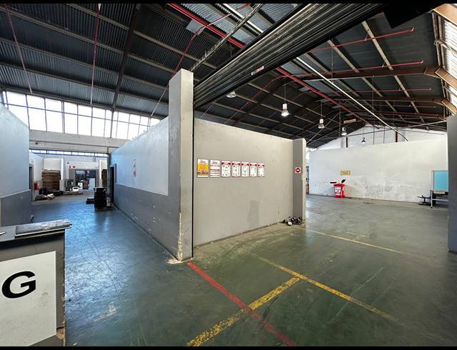 1,985M² WAREHOUSE TO LET IN KEW
